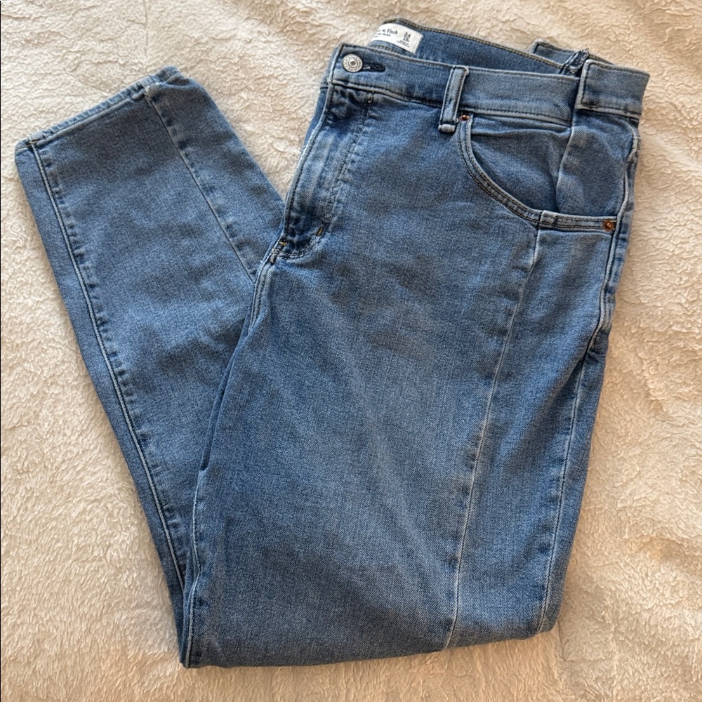 A&F Ankle length skinny jeans - 34 with stretch